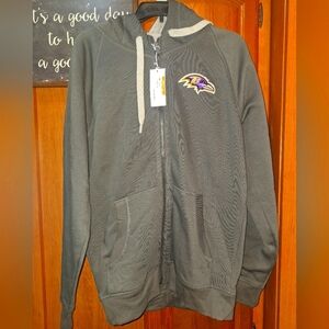 Antigua Baltimore Ravens Gray Mens Hoodie with Team Logo In A Size Medium. NWT